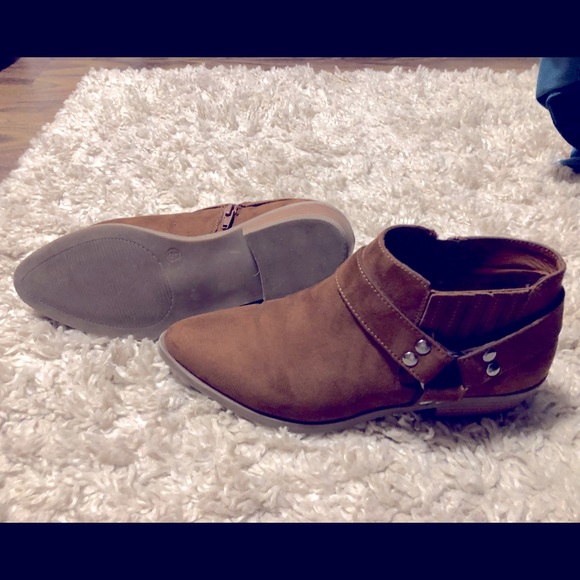 Lexi & Annie Boots - Picture 1 of 1